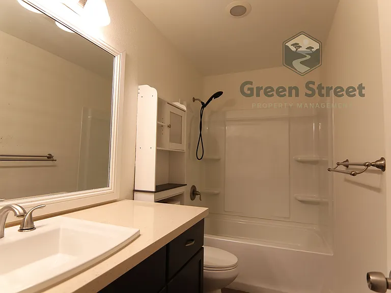 6812 Hyde Park Dr — Photo 20