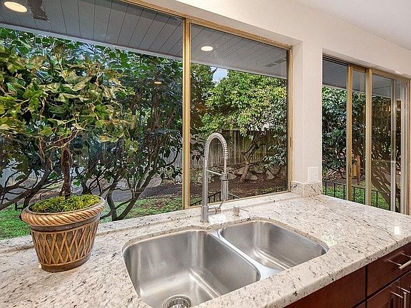 5th image of 12810 SE 67th St