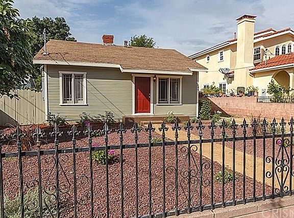 3rd image of 1895 Glen Ave