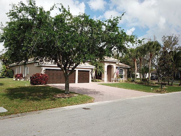 4th image of 10325 NW 13th Mnr