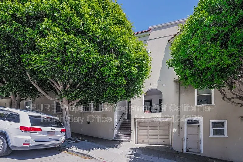 Building Photo - 1808 Leavenworth St
