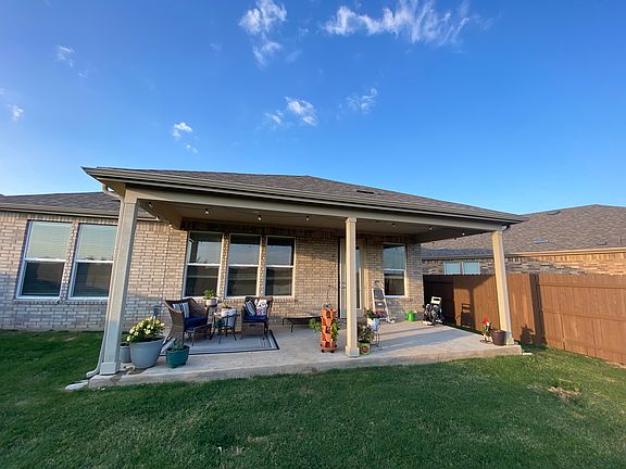 3rd image of 165 Slenderleaf Dr