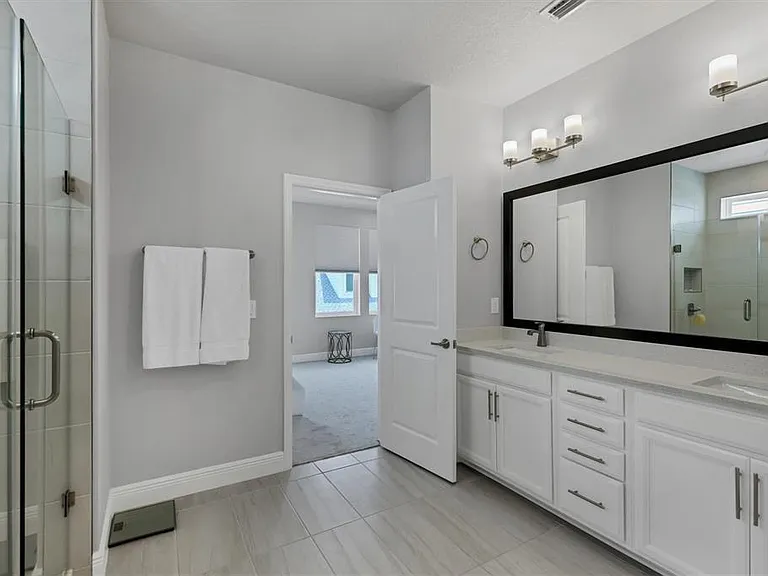 2329 Lindstrom St — Photo 20