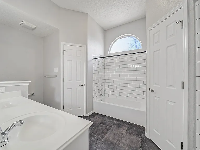 3300 Tommy Hays Dr — Photo 5