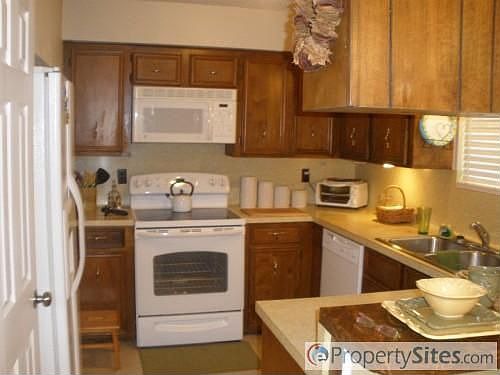 3rd image of 312 S Yaupon St