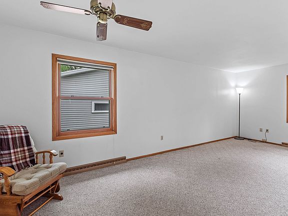 4th image of 412 Mary Ln