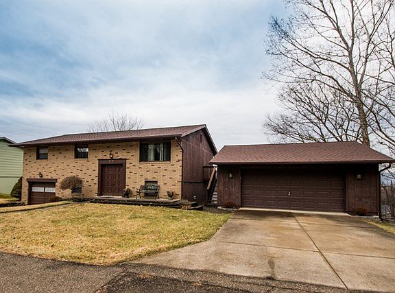 3rd image of 77 Moundview Ave