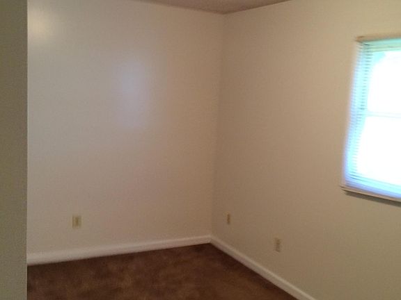 4th image of 115 Andrews Dr APT 2