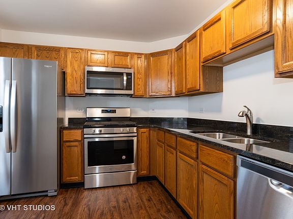 3rd image of 1650 Grove Ave Unit B
