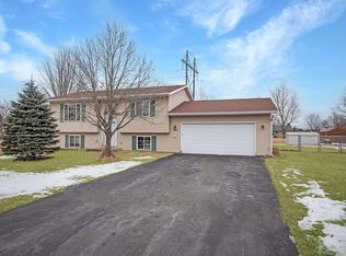 2066 Paintbrush Dr, Mosinee, WI 54455