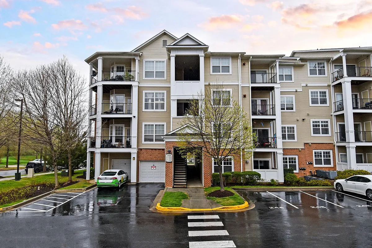 Building Photo - 13504 Derry Glen Ct #302
