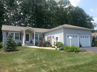 57 Indian Hill Rd, Uncasville, CT 06382