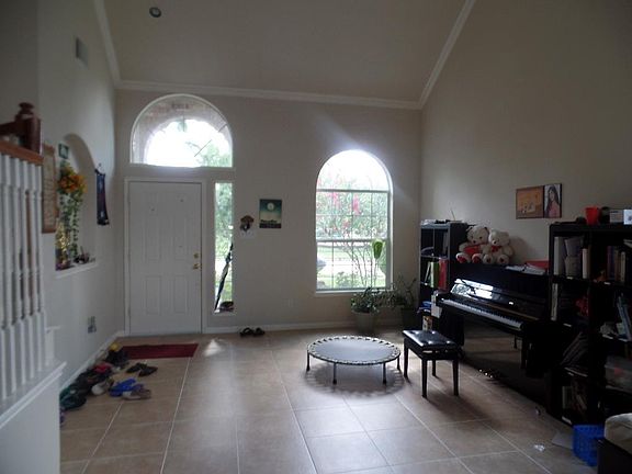 4th image of 5822 Meadowivy Ln