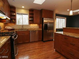 11200 Hunting Horn Ln, Reston, VA 20191