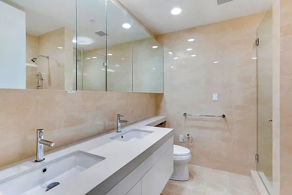 Rented by Level Group | media 16