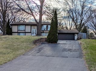9163 Yucca Ln N, Maple Grove, MN 55369