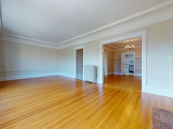 2nd image of 2518-2522 Lake St #2520