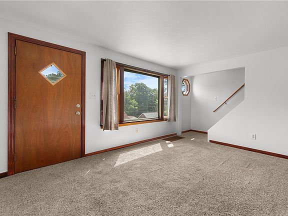 3rd image of 6212 Pleasant St