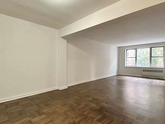 3rd image of 3555 Oxford Ave APT 2A