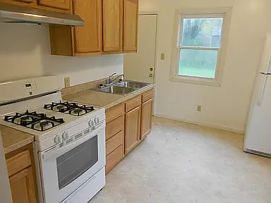 2 bed, 1000 sqft, $1,275 — Photo 2