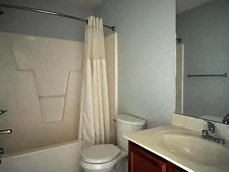 3001 Grandeur Ave — Photo 8