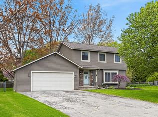 65 Olde Tavern Cir, Rochester, NY 14612