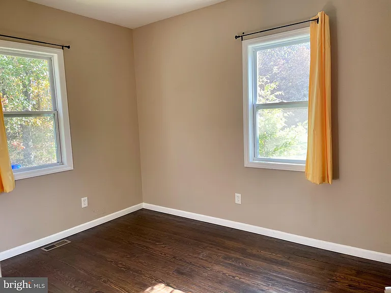 6914 Railroad Blvd — Photo 11