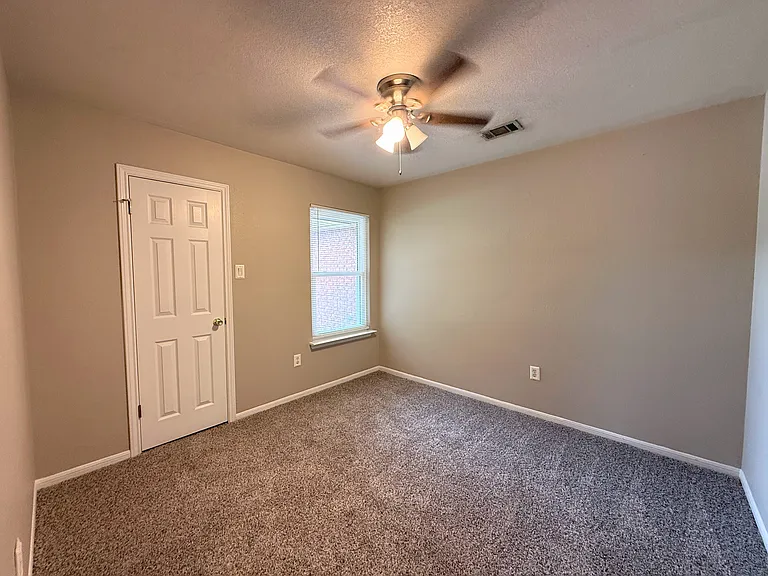 1002 Northern Dancer Dr — Photo 8