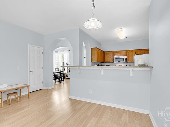 5th image of 69 Chapel Lake Dr N