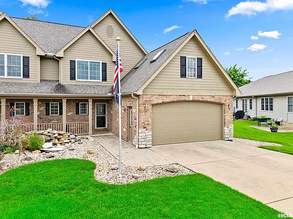 5th image of 58 Brooke Cir