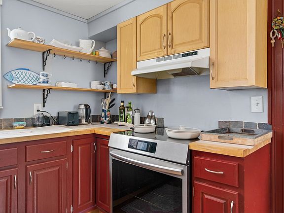 3rd image of 4 Emerson Terrace