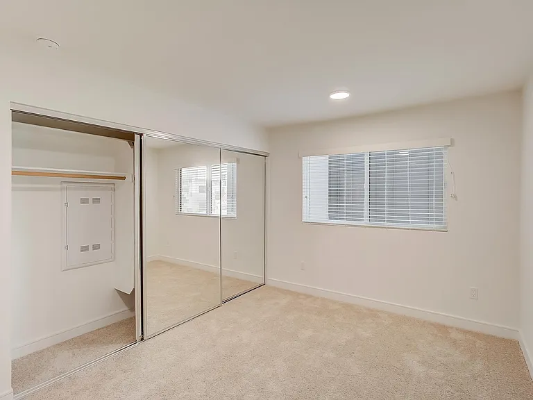 The Kingsley Diplomat Apartments — Photo 19