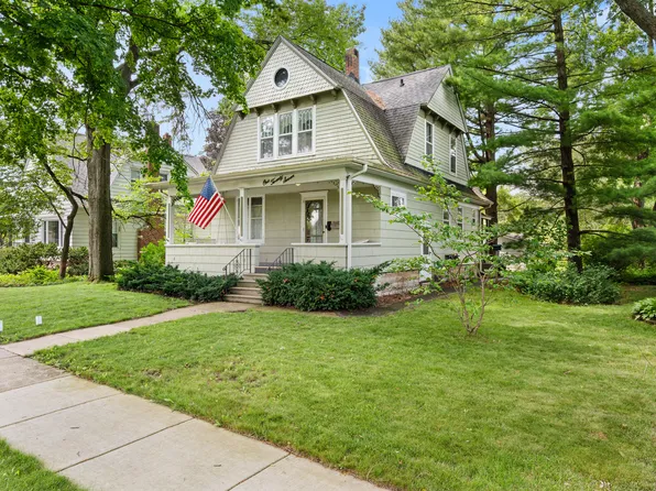 127 Alma St, Sycamore, IL 60178