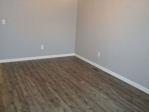 3rd image of 302 Washington Blvd