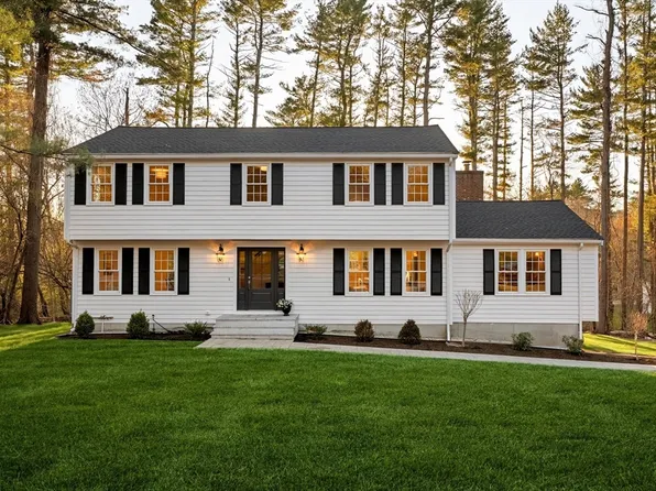 14 Snyder Rd, Medfield, MA 02052