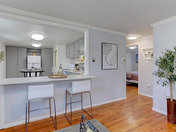 5th image of 6940 W 55th Pl