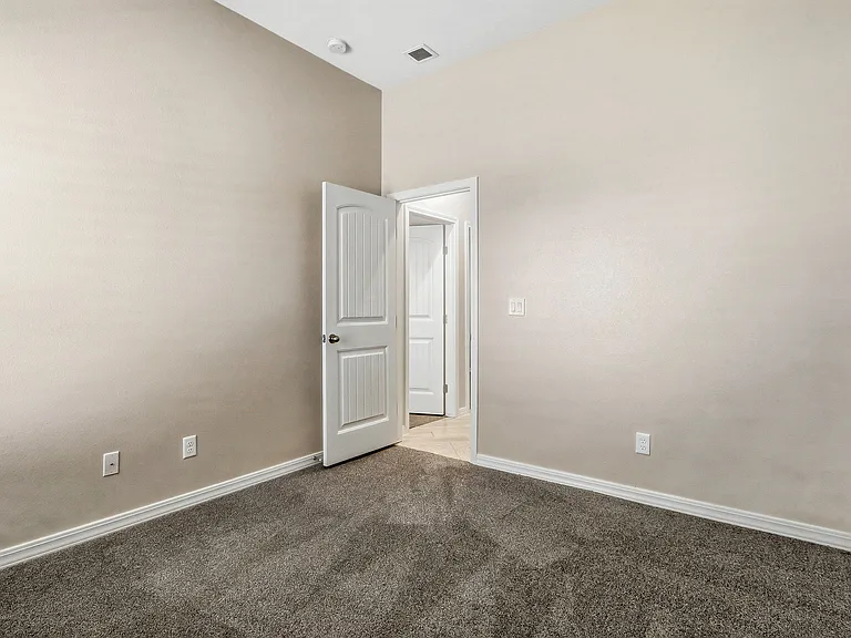 925 Louisiana Downs Ave — Photo 17