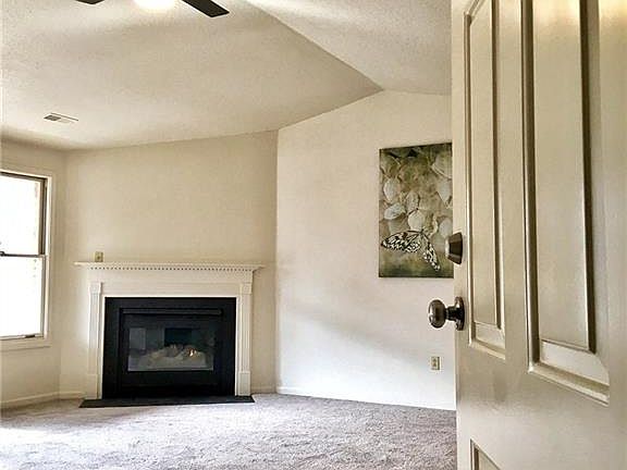 5th image of 4 Appletree Ct APT 8