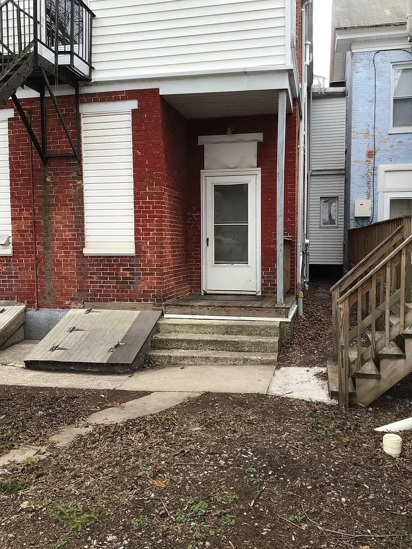 Building Photo - 44 S Earl St
