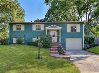 43 Whitney Way, Montgomery, IL 60538