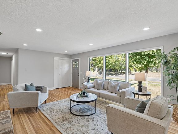 3rd image of 2066 Flag Ave S