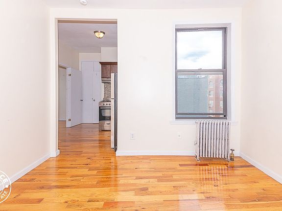 5th image of 244 Roebling St #52