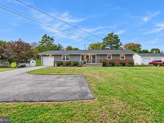 4th image of 37 Mill Pond Dr