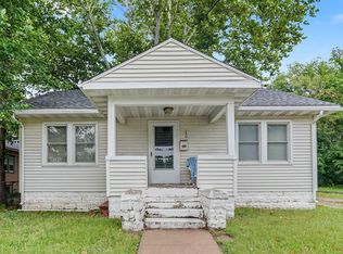 140 Argyle St, Waterloo, IA 50703