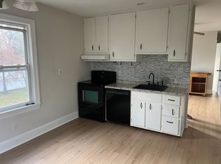 320 S 3rd St #3, Hammonton, NJ 08037