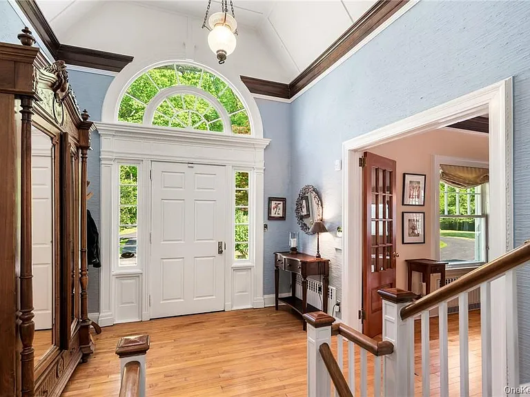 220 Croton Ave — Photo 4