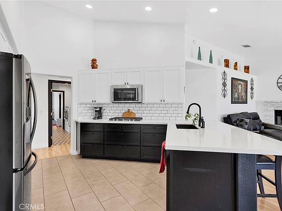 3rd image of 12784 Skyline Ranch Dr
