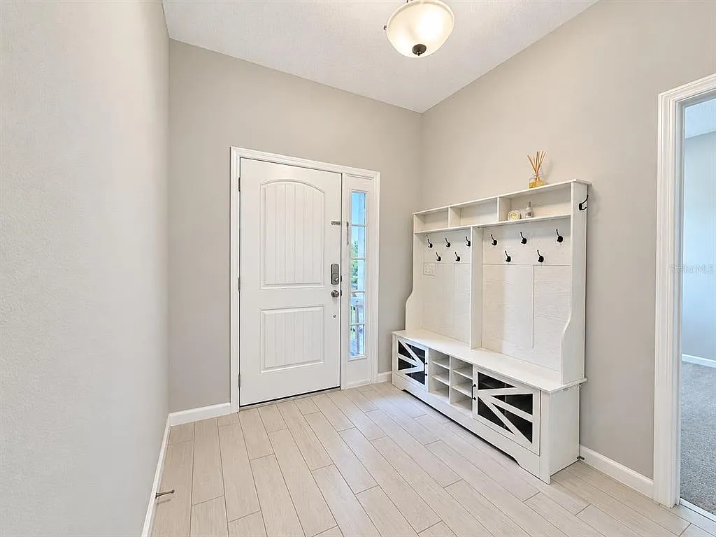 4 bed, 3.0 bath, 2489 sqft, $3,000 — Photo 4