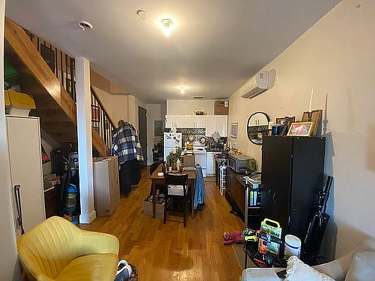 2nd image of 695 Chauncey St #4