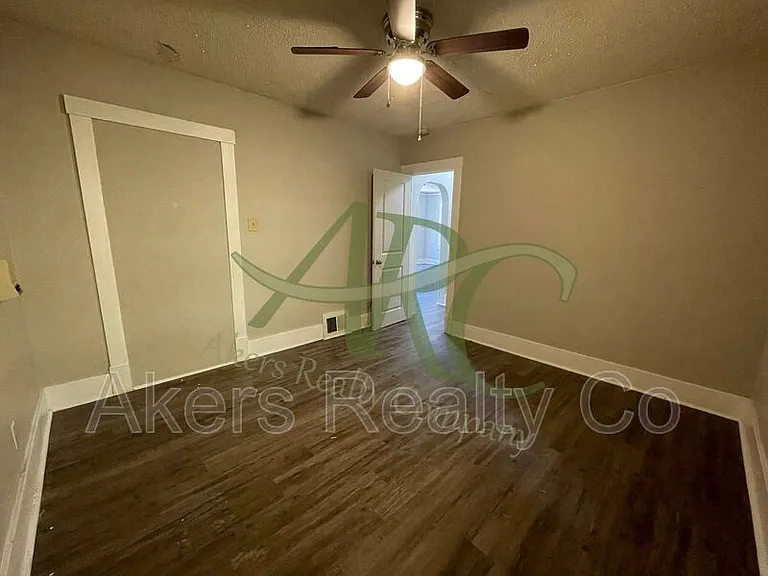 524 Belmont Ave — Photo 14